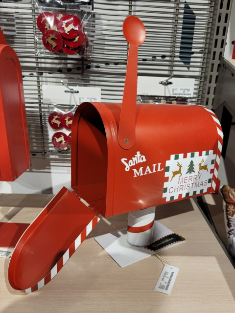 Metalowa skrzynka czerwona 36cm na listy na nodze (052128)-20% Metalowa skrzynka czerwona 36cm na listy na nodze (052128)-20%