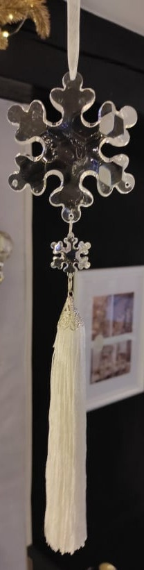 Zawieszka śnieżynka akryl z białym chwostem dł. 30cm (PS0326) Zawieszka śnieżynka akryl z białym chwostem dł. 30cm (PS0326)