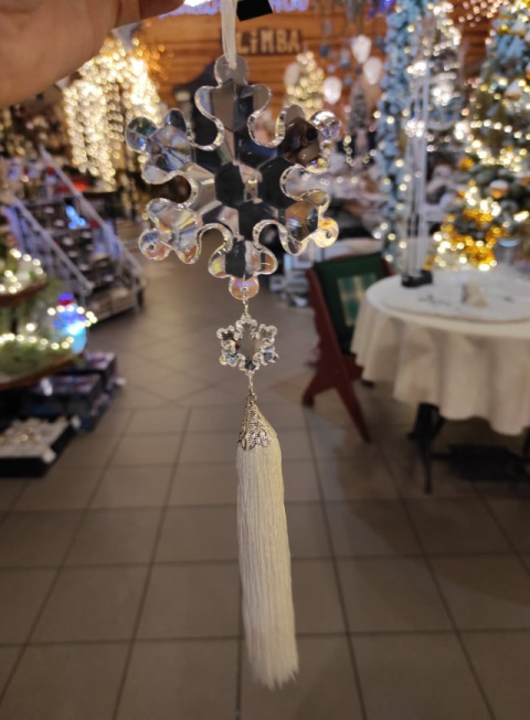 Zawieszka śnieżynka akryl z białym chwostem dł. 30cm (PS0326) Zawieszka śnieżynka akryl z białym chwostem dł. 30cm (PS0326)