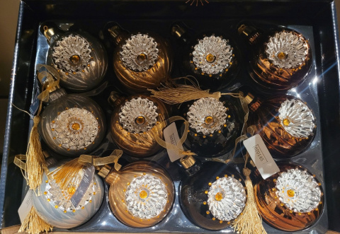 Bombka szklana 8cm z reflektorem i chwostem 4 kolory (070145)-20% Bombka szklana 8cm z reflektorem i chwostem 4 kolory (070145)-20%