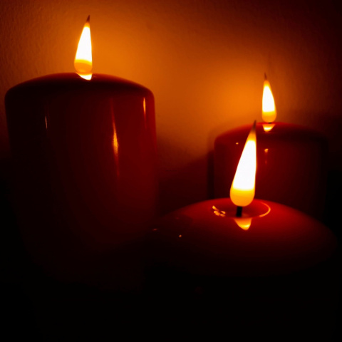 Świeca LED czerwony połysk wysoka(8/20/WAX) Świeca LED czerwony połysk wysoka(8/20/WAX)
