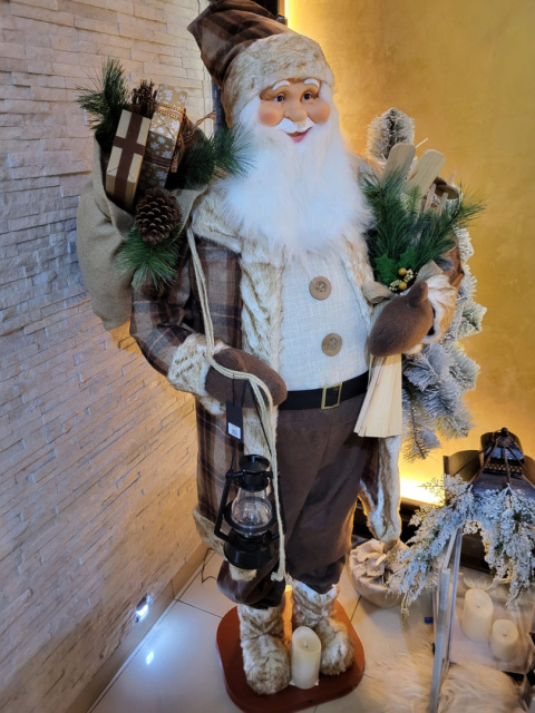 Mikołaj gigant 180cm z nartami tańczący, grający (MK1208)180cm Mikołaj gigant 180cm z nartami tańczący, grający (MK1208)180cm