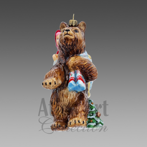 Bombka Atlas Art: Niedźwiedź z dziewczynką w koszu (00680AA) Bombka Atlas Art: Niedźwiedź z dziewczynką w koszu (00680AA)