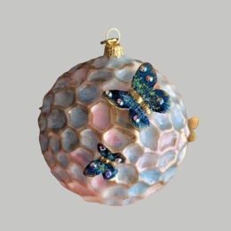 Bombka GlitterLab: Kula żłobiona opalizująca biała z motylami 9cm(5183BM)