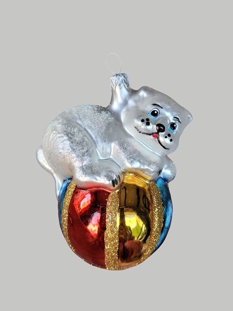 Bauble form: White cat on a colorful ball (248) D